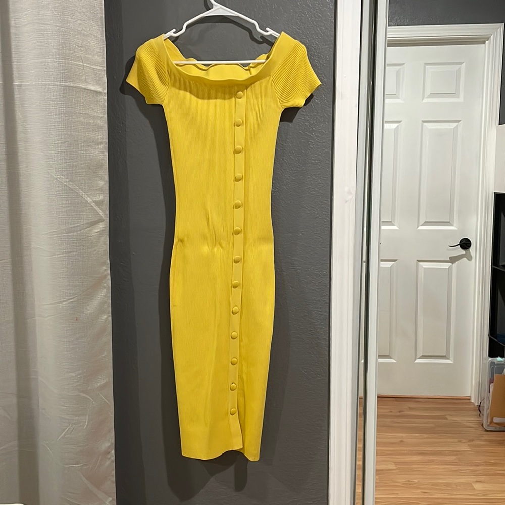 Eva Mendez , midi yellow thick bandage dress